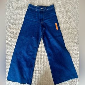 New with tags on. Marine straight in dark blue US size 8 from Zara.